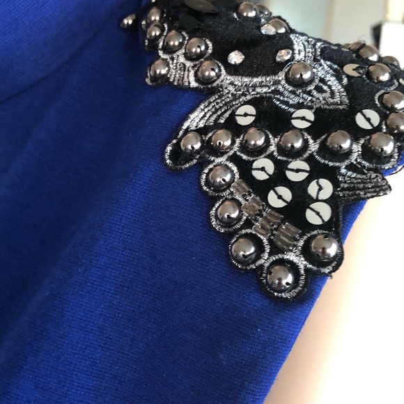 Mini dress with black sequin shoulders 💙🖤 - Picture 5 of 10